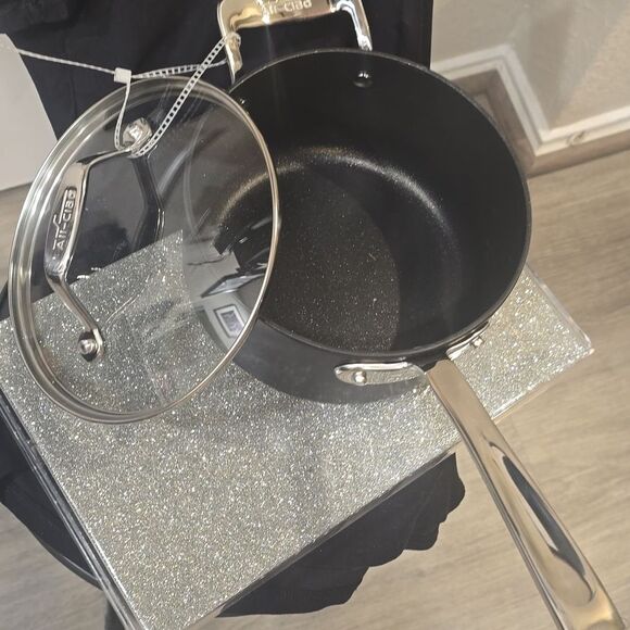 All-Clad Essentials Non-Stick 2.5QT Saucepan w/Lid - Picture 8 of 9